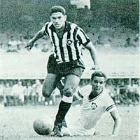 Garrincha. (Foto : http://mundobotafogo.blogspot.com)