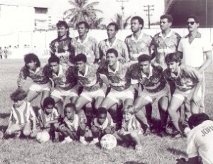 Em pé: Índio, Zezinho, Roberto Nascimento, César, Marcio Pereira e o preparador físico Pedrinho. Agachados: Ivanildo Eloi, Jean, Rinaldo, Jerônimo e Xande.