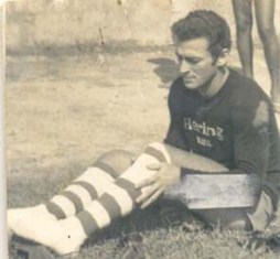Goleiro Zé Galego participou do jogo. (Foto : www.museudosesportes.com.br)