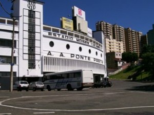 Fachada_do_Estádio_Moisés_Lucarelli