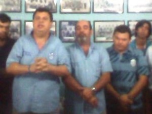 Presidente Joge VI, Lumario Rodrigues e Cicero Eugénio, dirigentes do CSA. (Foto : Warner Oliveira)