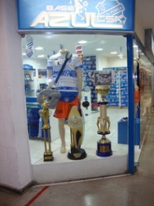 Outros troféus em exposição. (Foto : Warner Oliveira)