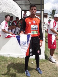 Uma das flâmulas do Sub-20 do CSA. (Foto : Warner Oliveira)